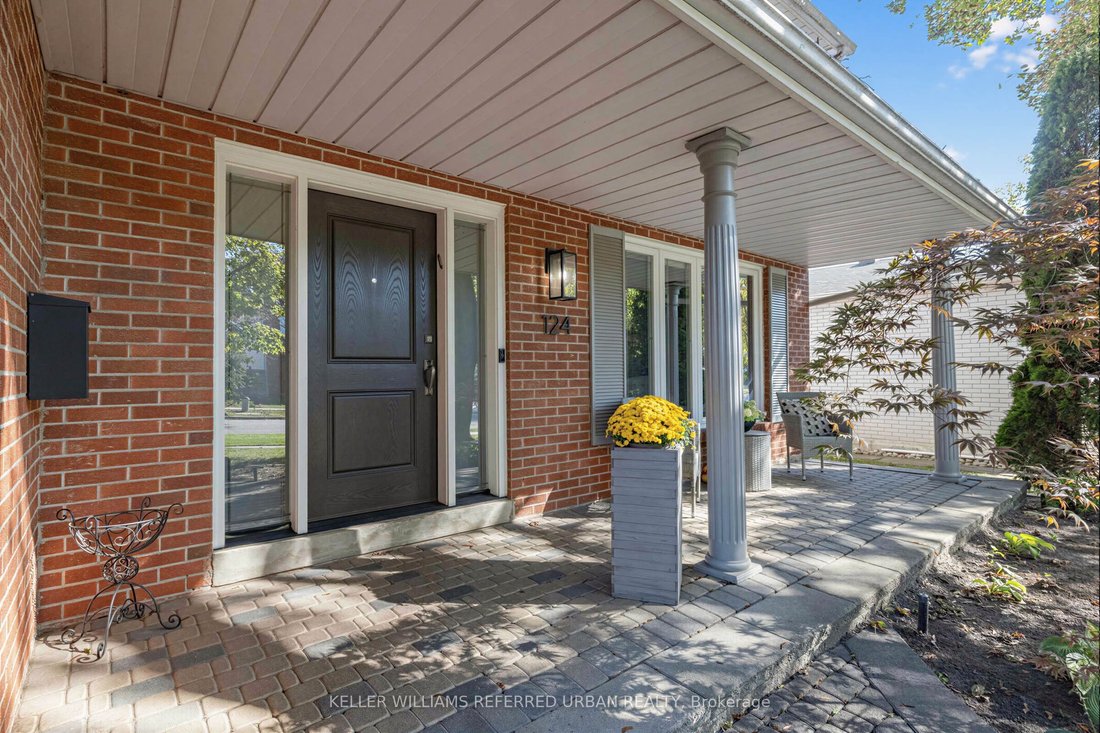 House in Toronto, Ontario, Canada 3 - 19061226