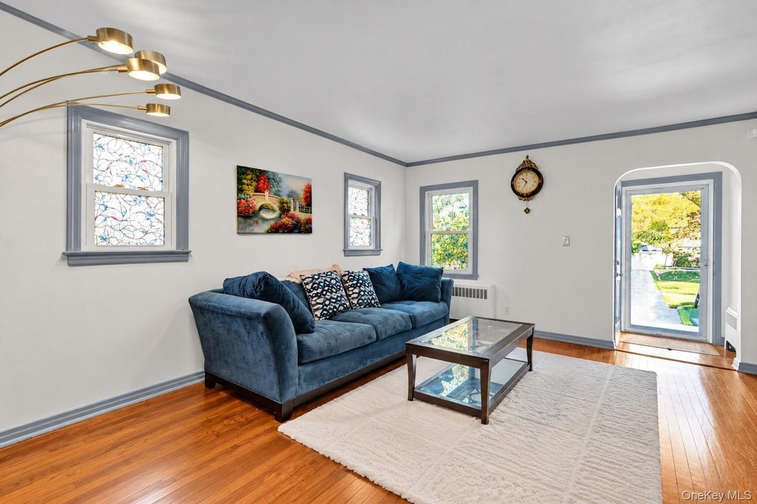 Casa en New Hyde Park, Nueva York, Estados Unidos 4 - 19062951