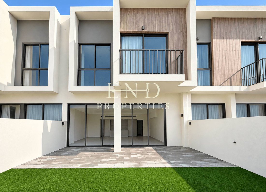 Townhouse in Ud al Bayda, Dubai, United Arab Emirates 1 - 19060173