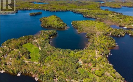 House in Muskoka Lakes, Ontario, Canada 1
