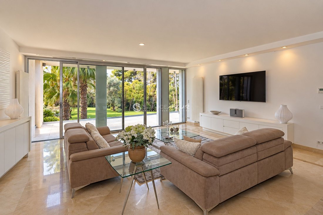 Villa a Mougins, Provenza-Alpi-Costa Azzurra, Francia 2 - 18644980