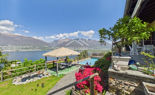House in Gambarogno, Ticino, Switzerland 1