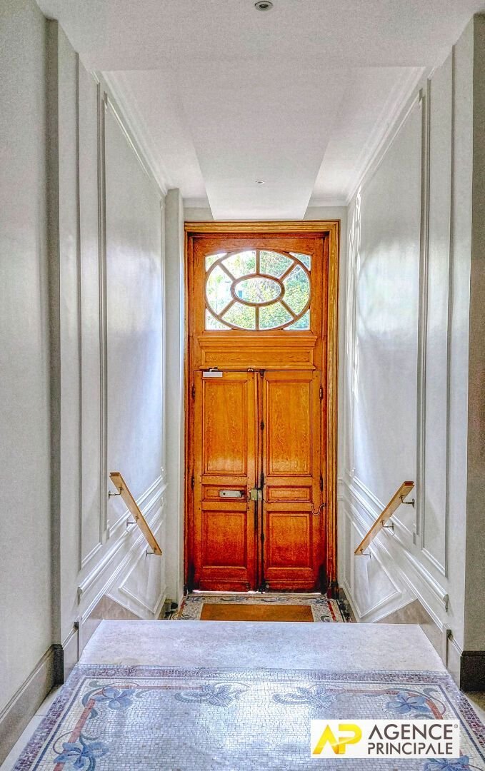 Apartment in Domaine National du Château, Versailles, France 5 - 19061315