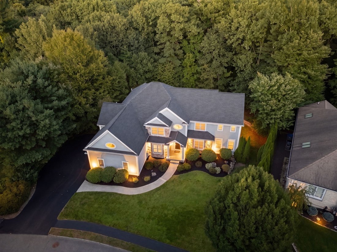 House in Shrewsbury, Massachusetts, United States 2 - 19061395