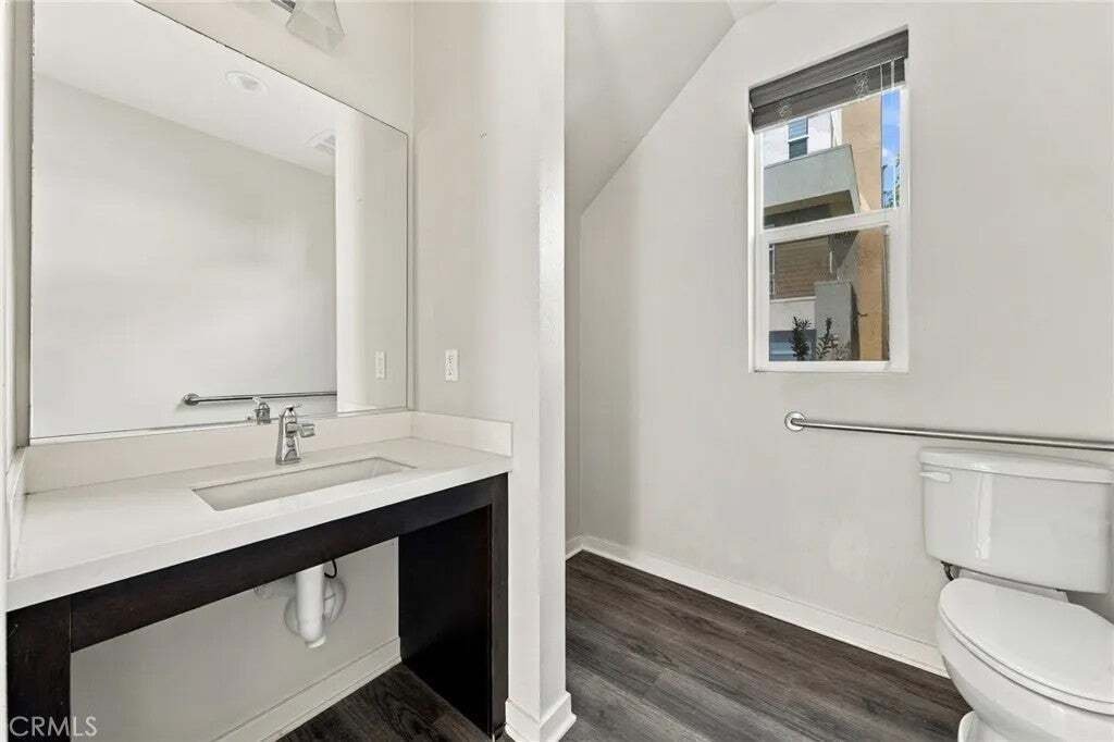 Condo in Costa Mesa, California, United States 5 - 19063506