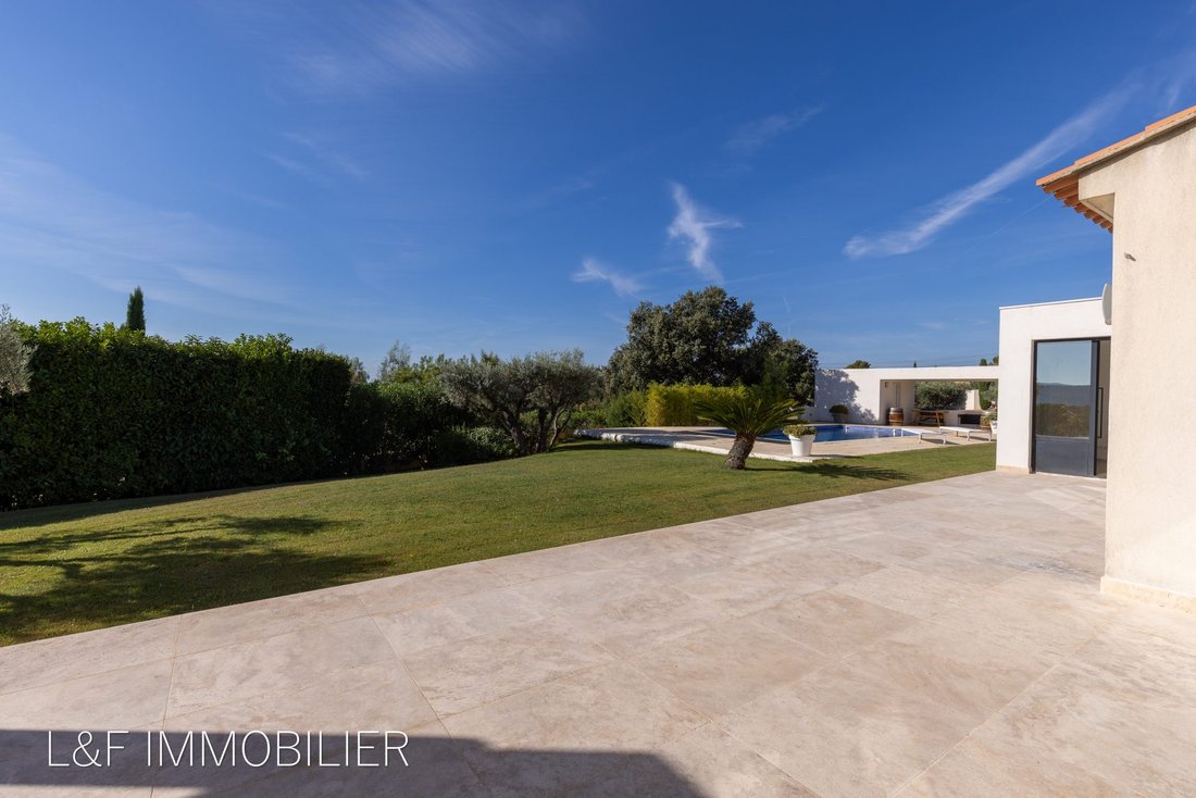 Villa in La Cadiere-d'Azur, Provence-Alpes-Côte d'Azur, France 4 - 19065684