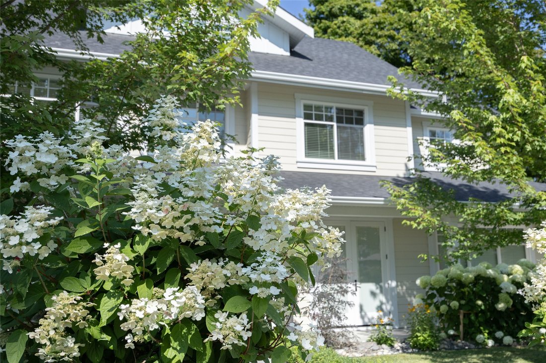 House in Kelowna, British Columbia, Canada 3 - 19065558