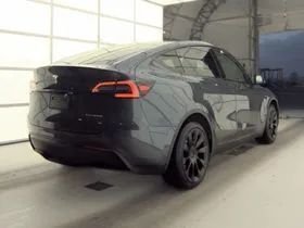 Suv in Opa Locka, FL, United States 4 - 19064859