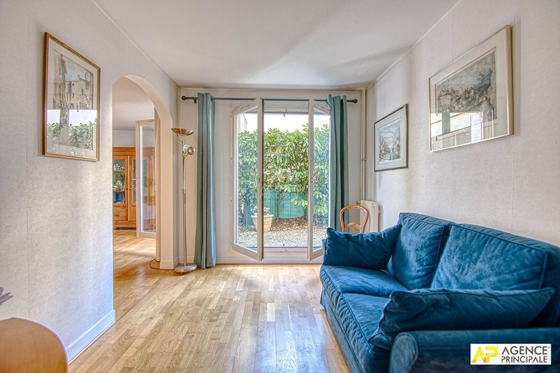 Apartment in Domaine National du Château, Versailles, France 4 - 19063846