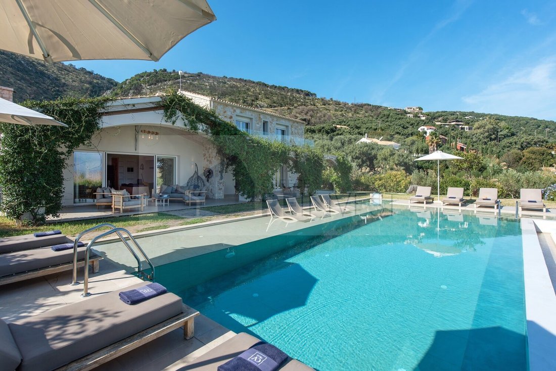 Villa in Northern Corfu, Peloponnese, Western Greece and the Ionian, Griechenland 3 - 19059856