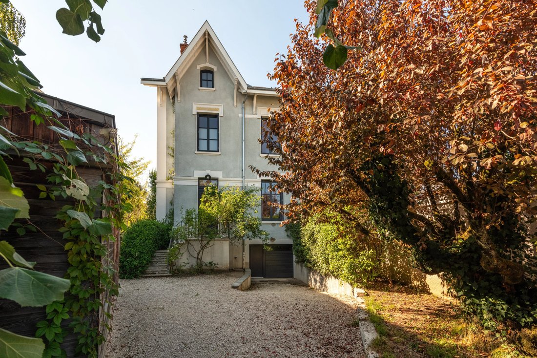 Casa en Tassin le Bourg, Tassin-la-Demi-Lune, Francia 1 - 19060676