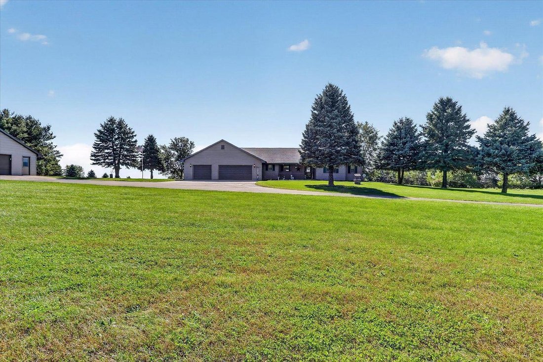 House in Janesville, Wisconsin, United States 4 - 19059138