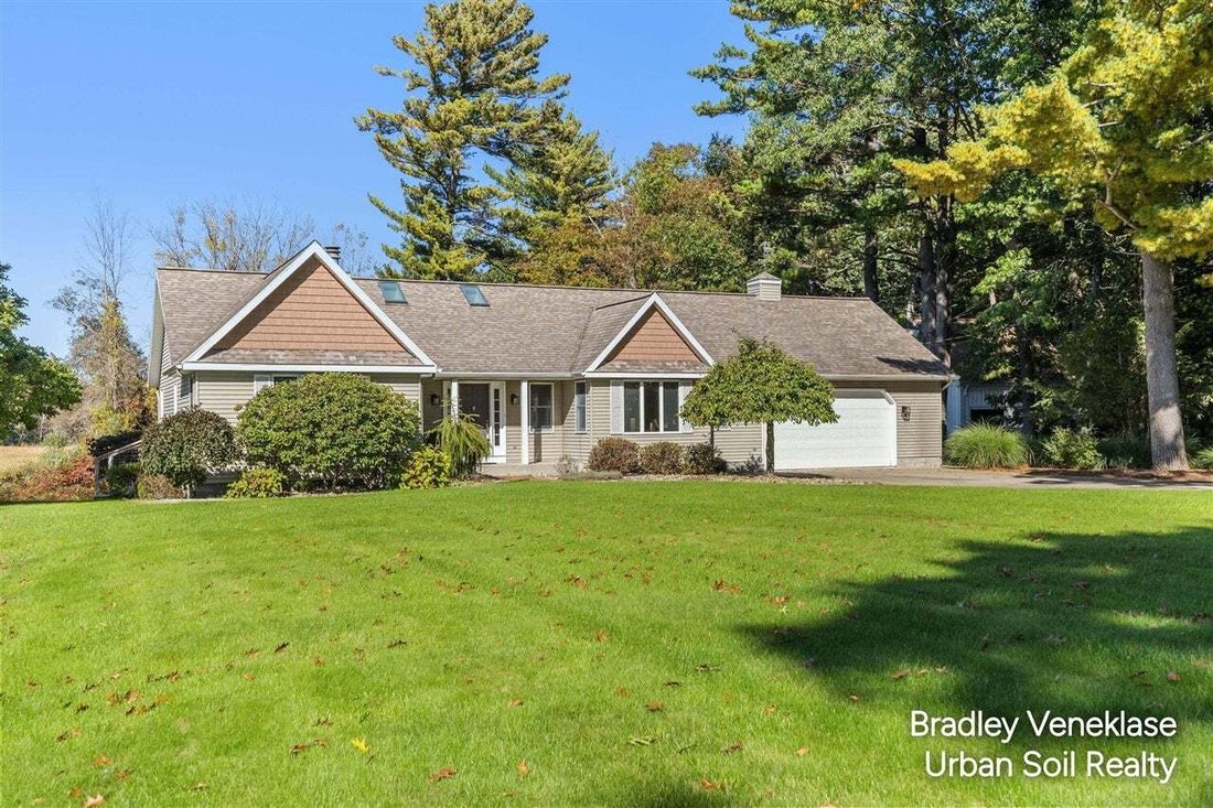 House in Fruitport Charter Township, Michigan, United States 3 - 19059825