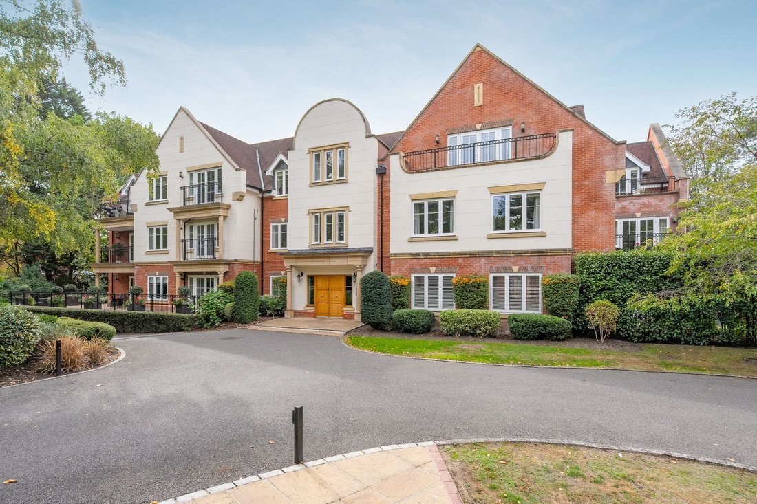 Apartment in Sunningdale, England 1 - 19062674