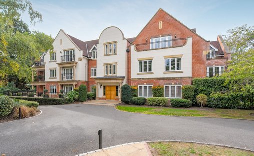 Apartment in Sunningdale, England 1