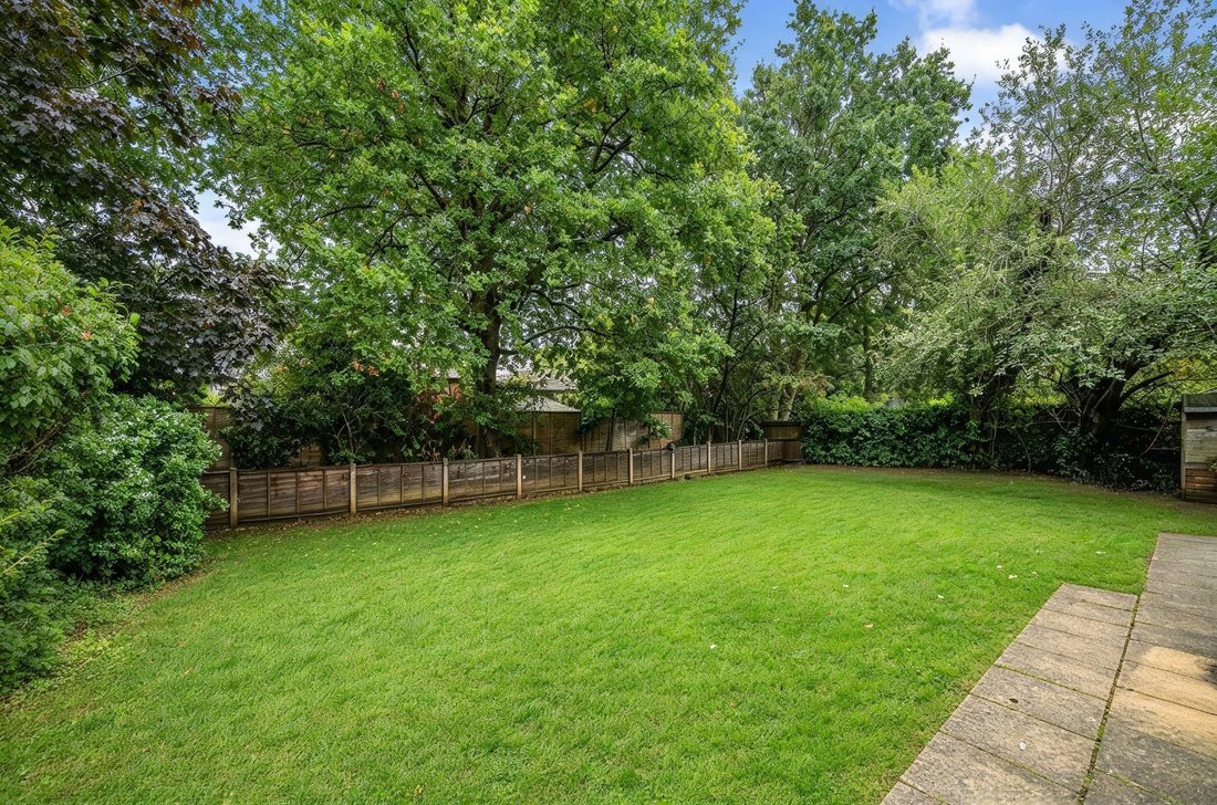 Casa en West Byfleet, Woking, Inglaterra 4 - 19059554