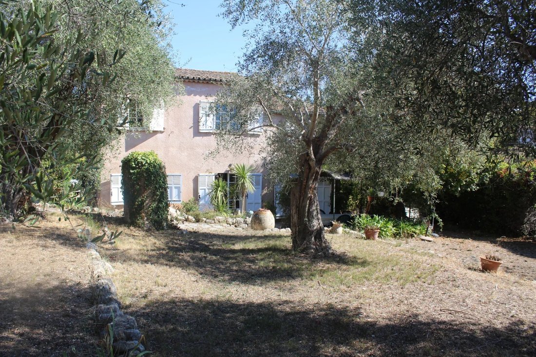 Villa à Grasse, Provence-Alpes-Côte d'Azur, France 1 - 19060623