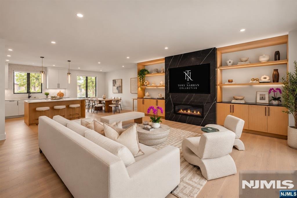 Townhouse in Leonia, New Jersey, United States 5 - 19009901