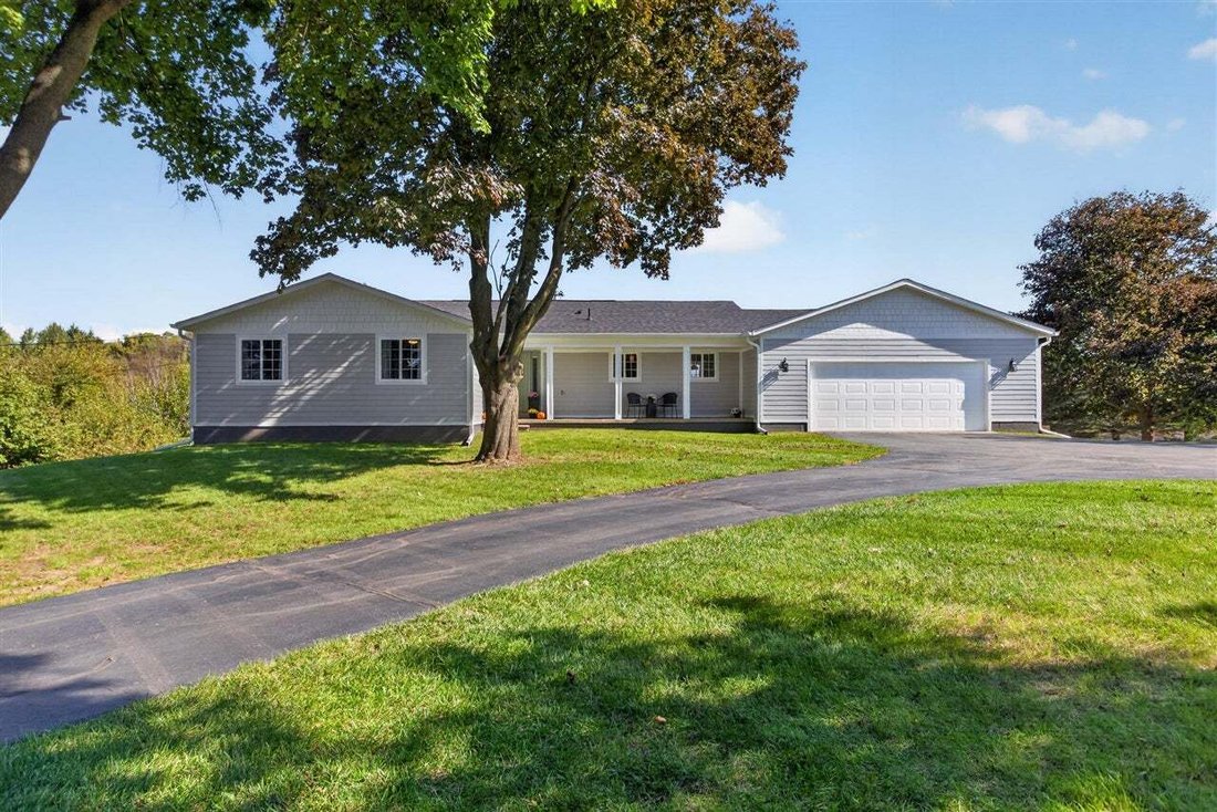 House in Manchester, Michigan, United States 1 - 19059842