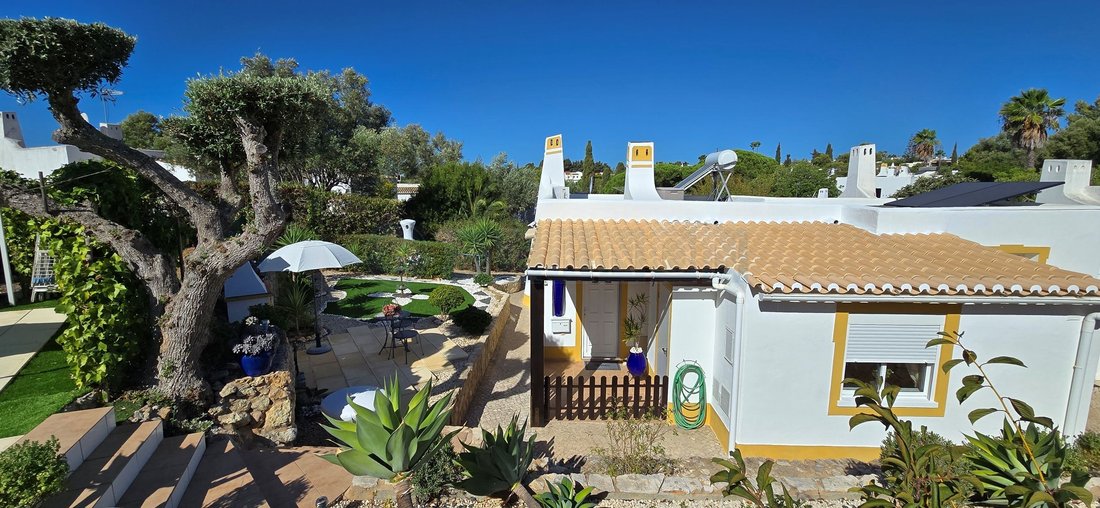 Bungalow in Carvoeiro, Algarve, Portugal 1 - 19064443