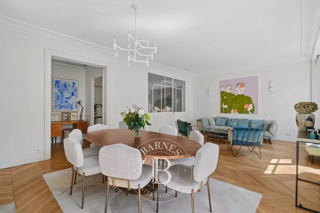 Apartment in Auteuil Nord, Paris 16e Arrondissement, Paris 2 - 19060137