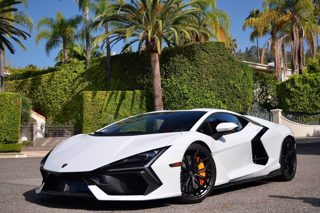 Coupe in West Hollywood, CA, United States 2 - 19061367