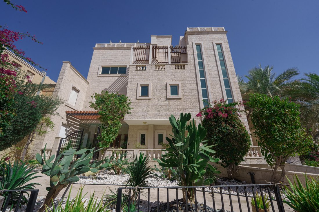 Villa en Al Manhal, Abu Dabi, Emiratos Árabes Unidos 1 - 19065477