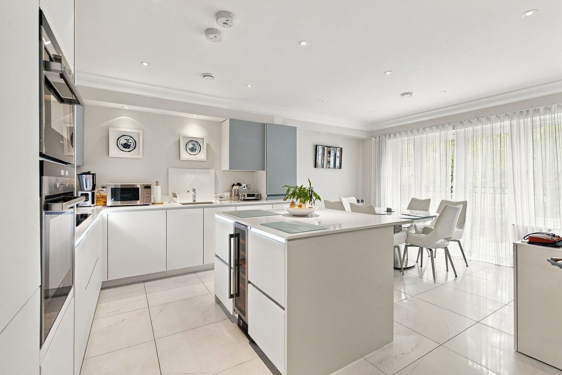 Apartment in Sunningdale, England 5 - 19062674