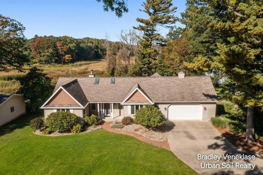 House in Fruitport Charter Township, Michigan, United States 2 - 19059825