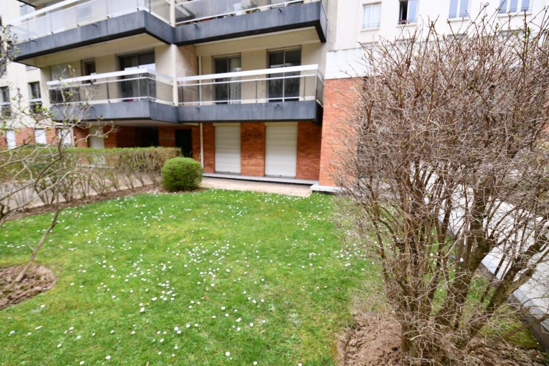 Apartment in Montrouge, Ile-de-France, France 1 - 19060320