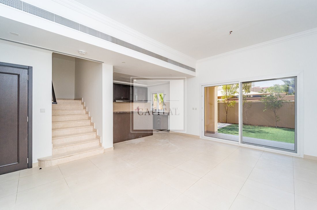 Townhouse in Al Barsha South 5, Al Barsha, Dubai 1 - 19060346
