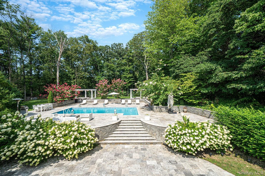 House in Halesite, New York, United States 2 - 19062934