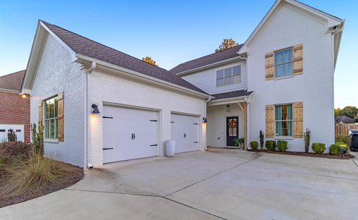House in Chelsea, Alabama, United States 1