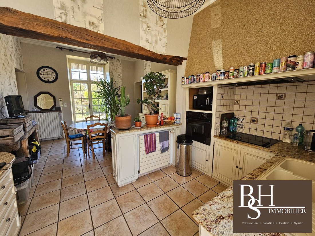 House in Saint-Martin-la-Pallu, Nouvelle-Aquitaine, France 5 - 19065755
