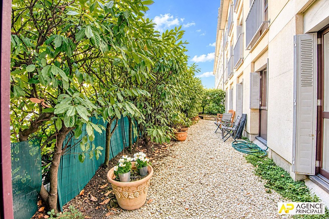 Apartment in Domaine National du Château, Versailles, France 1 - 19063846