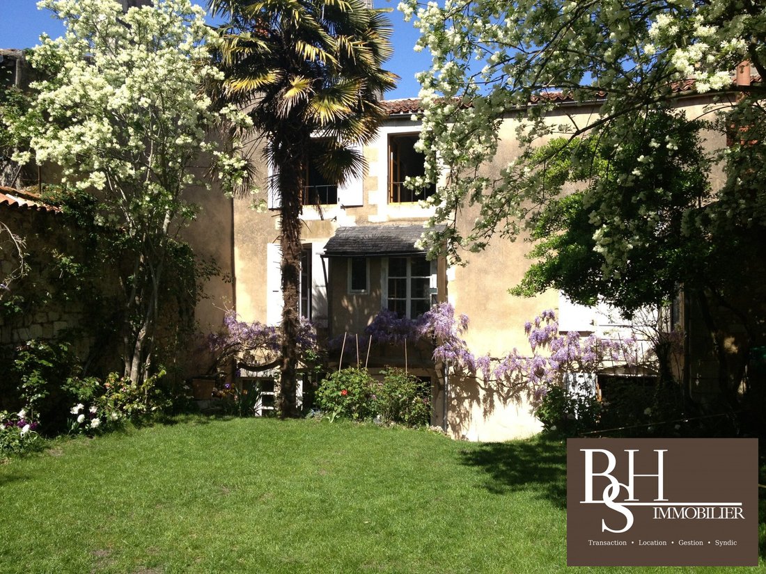 House in Poitiers, Nouvelle-Aquitaine, France 1 - 19065754