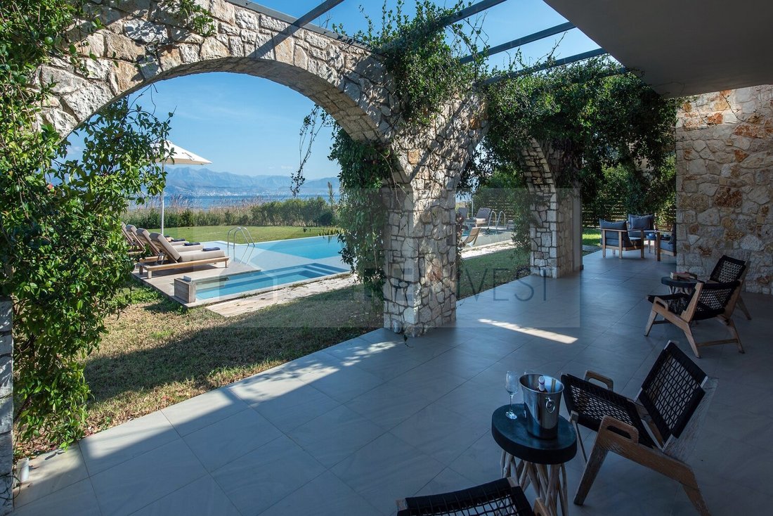Villa in Northern Corfu, Peloponnese, Western Greece and the Ionian, Griechenland 2 - 19059856