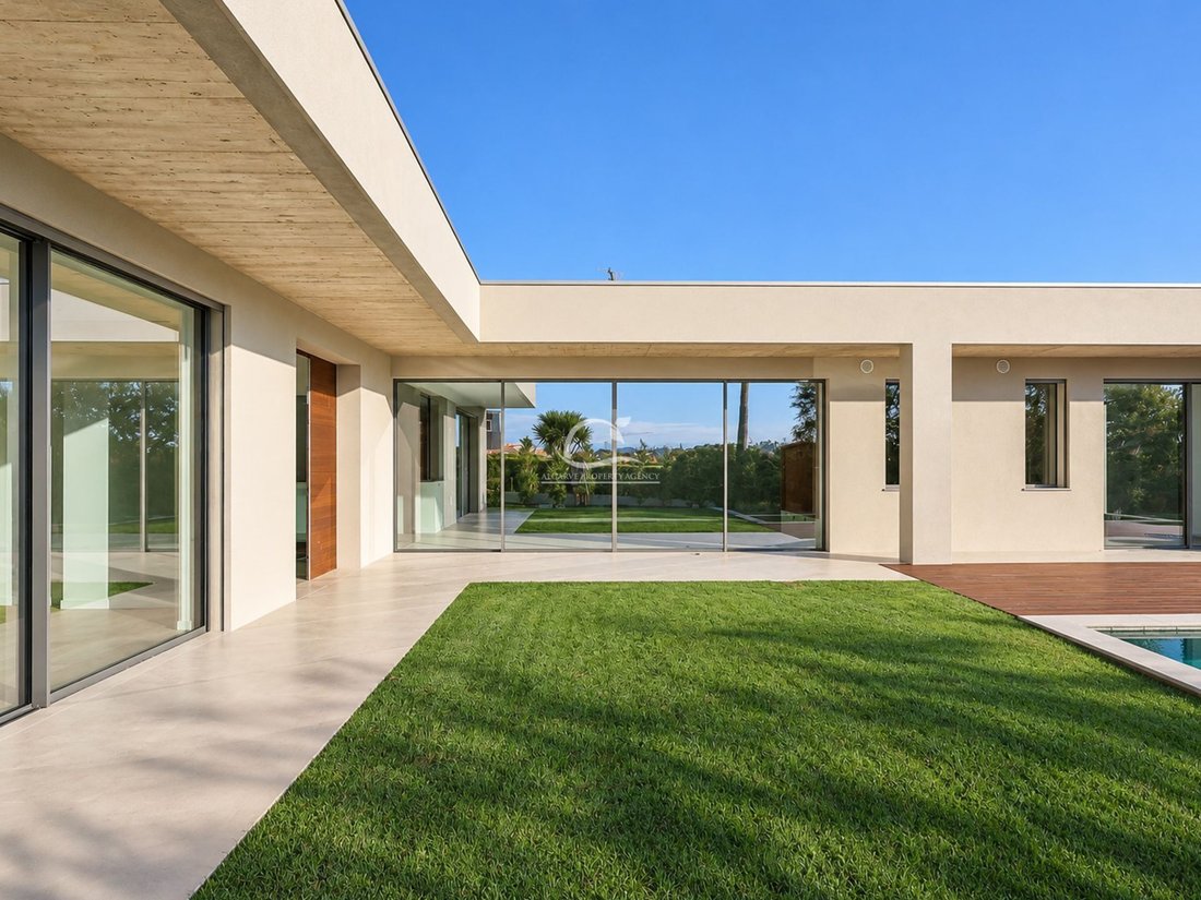 Villa in Loule (Sao Clemente), Algarve, Portugal 1 - 19060850