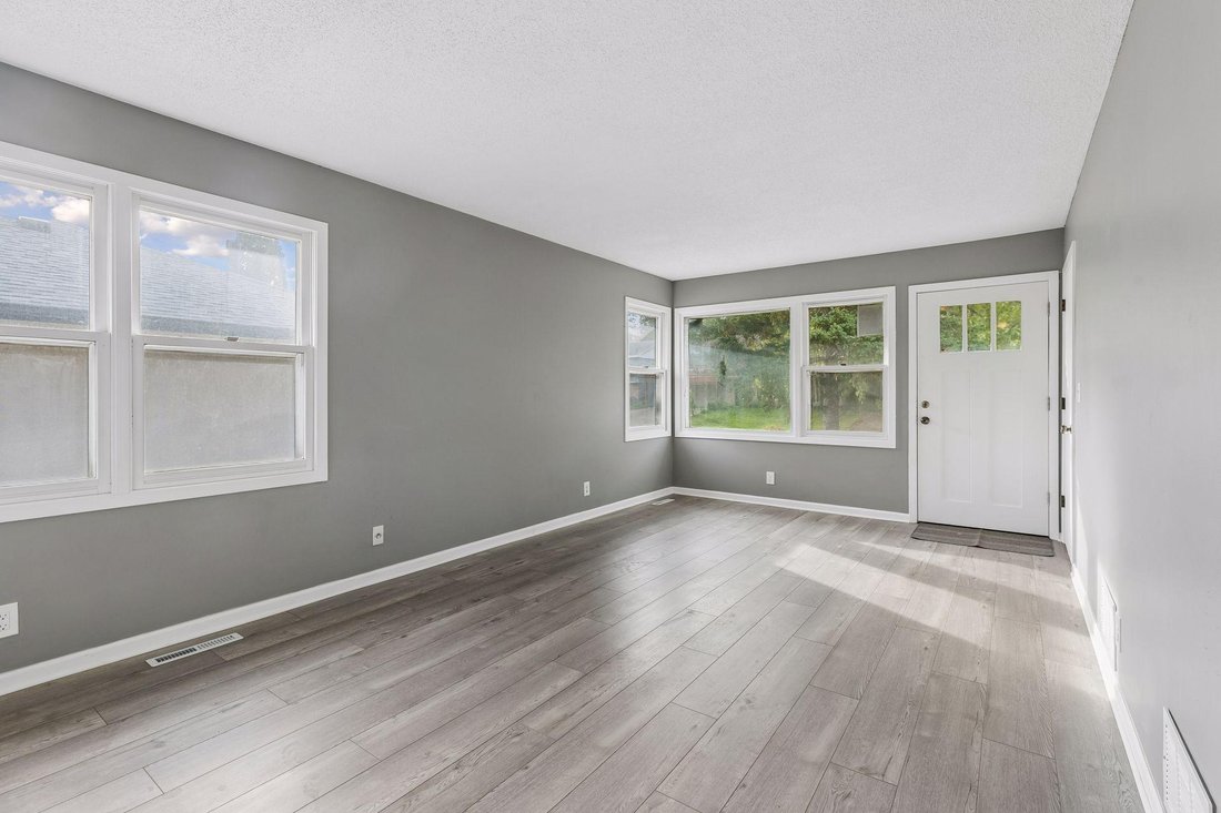 House in Columbia Heights, Minnesota, United States 5 - 19064346