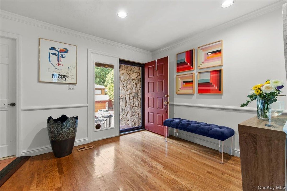 Condo in Albertson, New York, United States 2 - 19059500