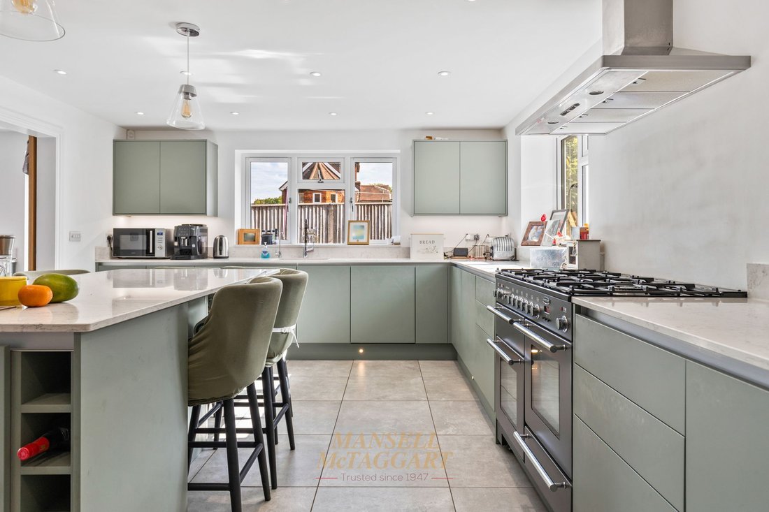 Haus in Crawley Down, England 2 - 19060583