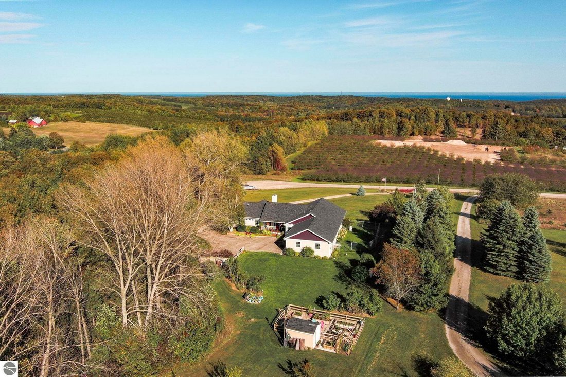 Maison à Suttons Bay, Michigan, États-Unis 3 - 18636119