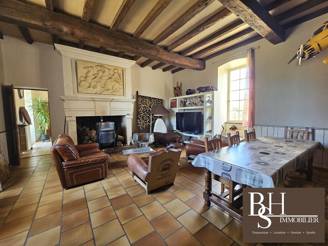 House in Saint-Martin-la-Pallu, Nouvelle-Aquitaine, France 3 - 19065755