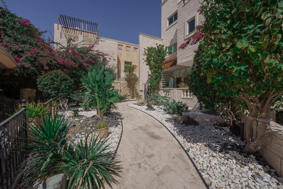 Villa en Al Manhal, Abu Dabi, Emiratos Árabes Unidos 3 - 19065477