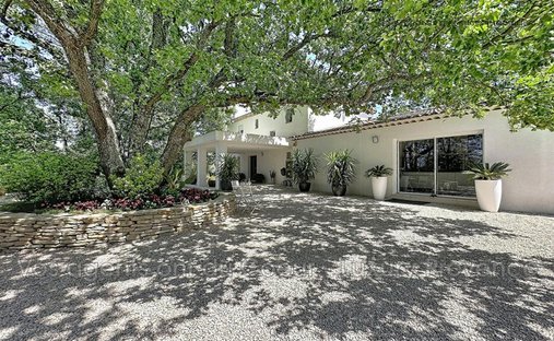 Villa in Rousset, Provence-Alpes-Côte d'Azur, France 1