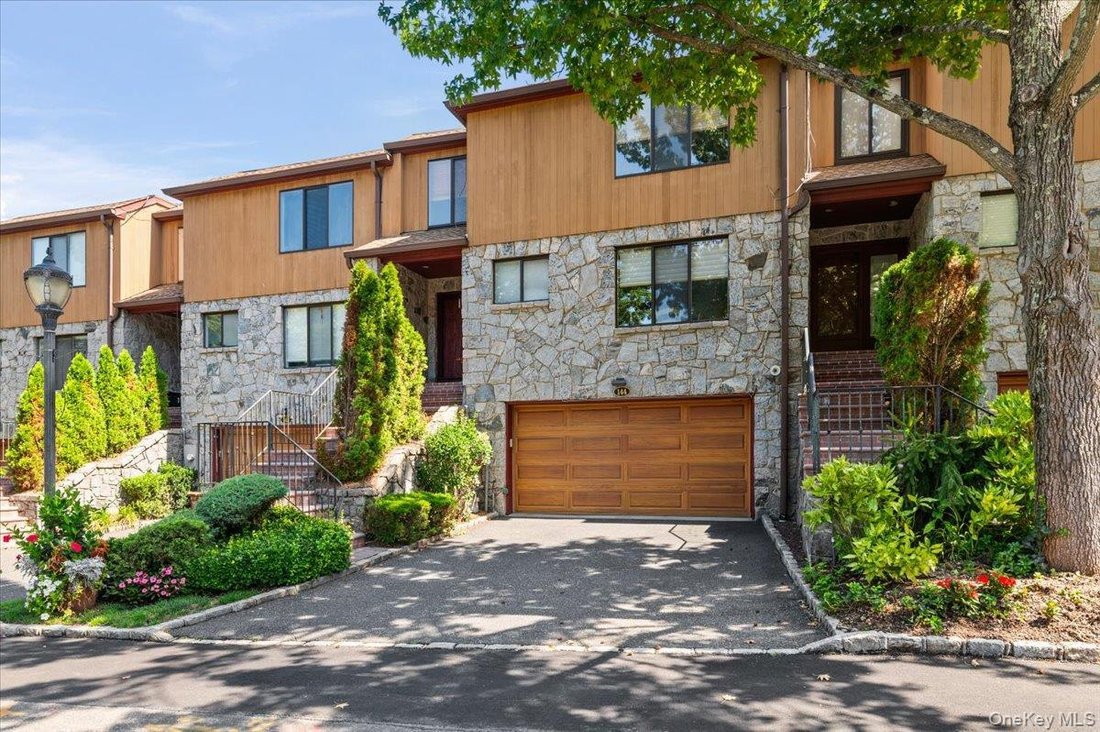 Condo in Albertson, New York, United States 1 - 19059500