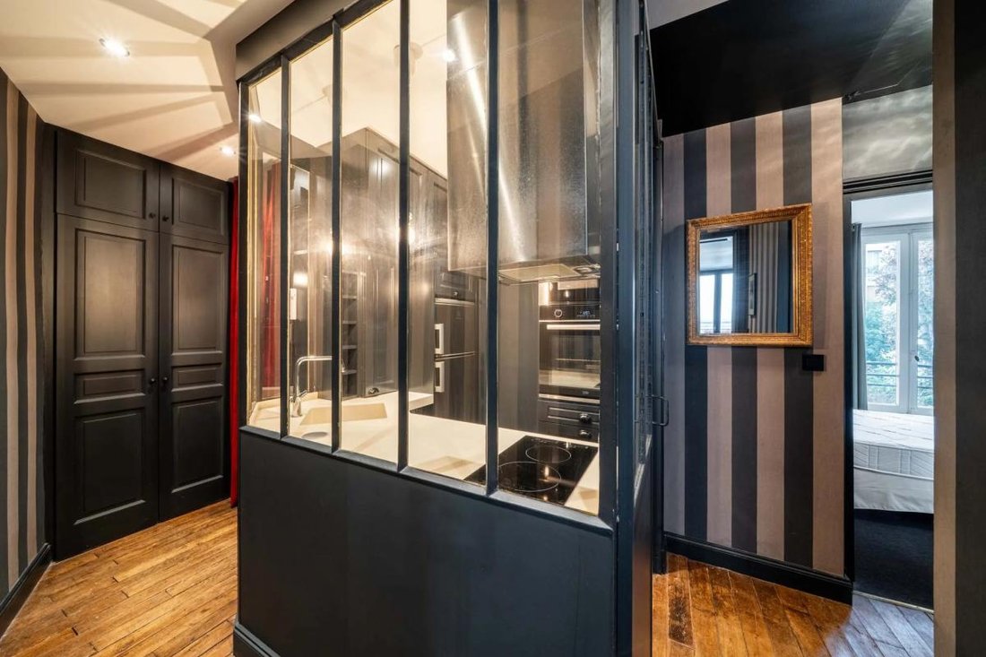 Apartment in Montmartre, Paris 18e Arrondissement, Paris 3 - 19060316