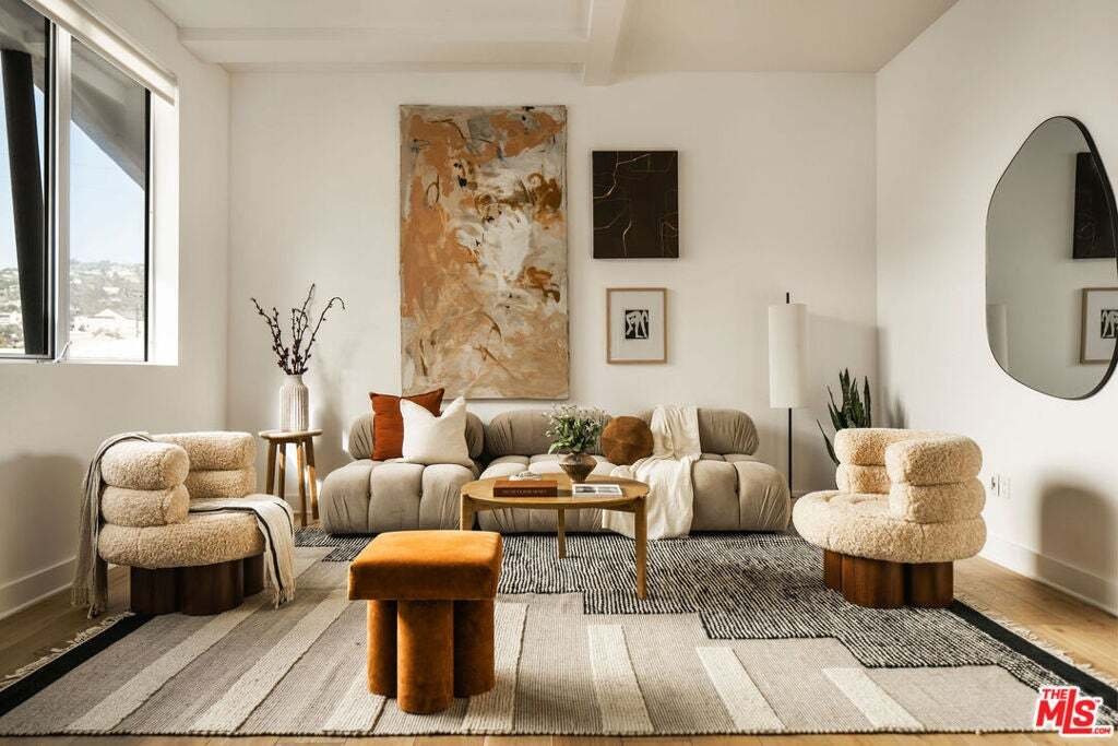 Condo in Los Angeles, California, United States 1 - 19062276
