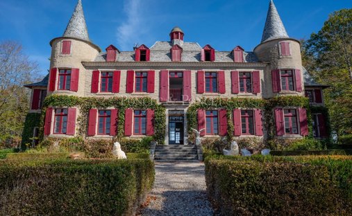 Chateau  en Saint-Pierre-de-Trivisy, Occitania, Francia 1