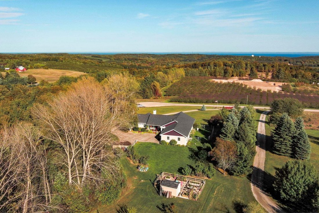 Casa en Suttons Bay, Míchigan, Estados Unidos 3 - 18308271